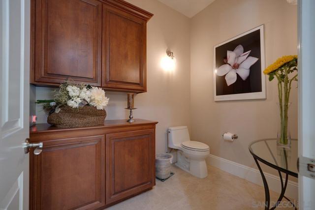 2860 Via Rancheros Way, Fallbrook CA: https://media.crmls.org/mediaz/88bb481a-99db-47e7-947b-c960183f3ad2.jpg