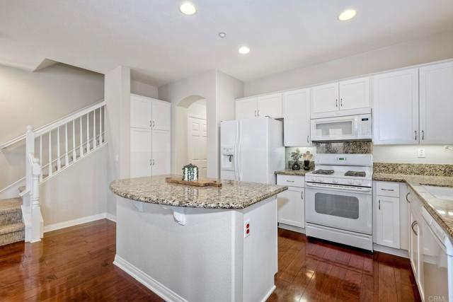 1440 Clearview Way, San Marcos CA: https://media.crmls.org/mediaz/88bbed29-bbc0-44c4-88fe-7e2569f7e14b.jpg