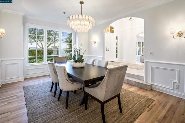 75 Donald Drive, Orinda CA: https://media.crmls.org/mediaz/88bcb7df-3e70-49df-aec1-49ed05108acf.jpg