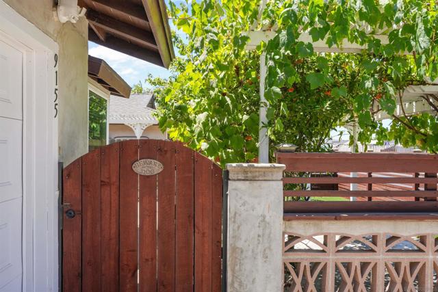 9155 57 Gold Coast Dr, San Diego CA: https://media.crmls.org/mediaz/88bcf881-f3ff-47b3-981d-80675235dcc1.jpg