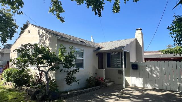 15958 Via Descanso, San Lorenzo CA: https://media.crmls.org/mediaz/88bdfea2-81a7-44ad-9b69-000baffbd79a.jpg