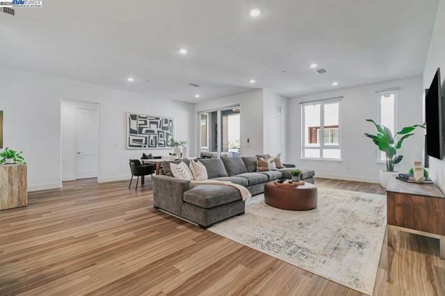 2359 Halogen Cmn, Fremont CA: https://media.crmls.org/mediaz/88be32f2-c2f4-40df-b82f-bac6356c02b8.jpg