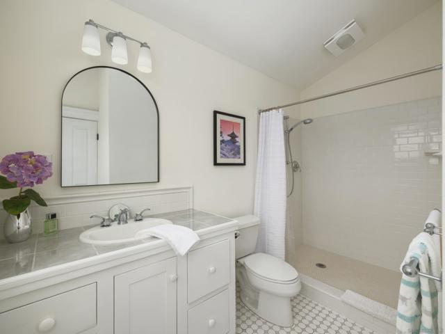 548 Tarento Dr, San Diego CA: https://media.crmls.org/mediaz/88be3c42-1102-4edd-982e-ab3a28978b7d.jpg