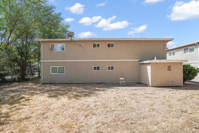 Image 10 of 23 For 717 Lampasas Avenue