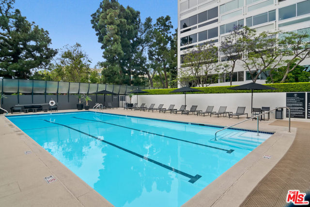 2220 Avenue Of The Stars, Los Angeles CA: https://media.crmls.org/mediaz/88c18471-1771-4f56-86a0-f6d9214a1be7.jpg
