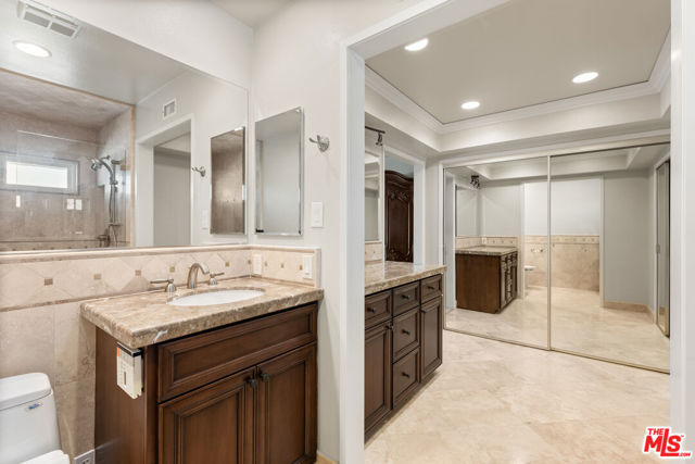 17992 Huntington Circle, Villa Park CA: https://media.crmls.org/mediaz/88c1f72c-c7cf-4f76-8963-68c4990f4d5a.jpg