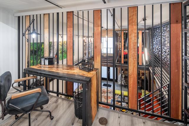 350 11th Avenue, San Diego CA: https://media.crmls.org/mediaz/88c228d9-1e2d-4164-884c-60e6cf0f03d6.jpg