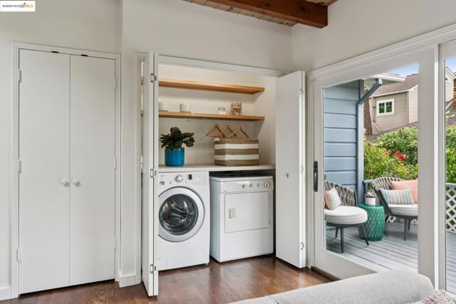 5550 Snake Road, Oakland CA: https://media.crmls.org/mediaz/88c22a78-b67b-4a64-9364-ec28d7b5deea.jpg