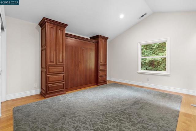 32 Kensington Ct, Alamo CA: https://media.crmls.org/mediaz/88c2d4b1-805f-48e8-8c9a-a8463a402e11.jpg