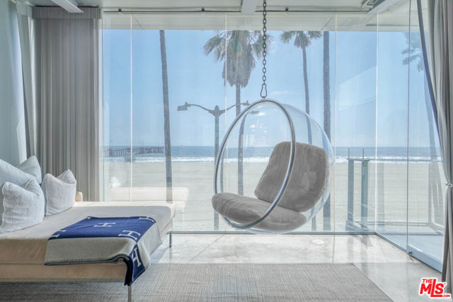 2911 Ocean Front Walk, Venice CA: https://media.crmls.org/mediaz/88c4227f-1ed1-4c05-a425-ef55a7607aaf.jpg
