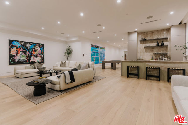 260 S Canyon View Drive, Los Angeles CA: https://media.crmls.org/mediaz/88c4895d-2053-4d4b-a161-e7470d87875d.jpg
