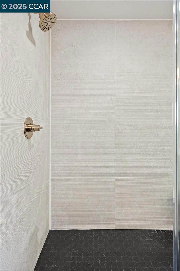 https://media.crmls.org/mediaz/88c4a858-93fa-4e4e-ac99-ed4ff245c521.jpg?preset=X-Large