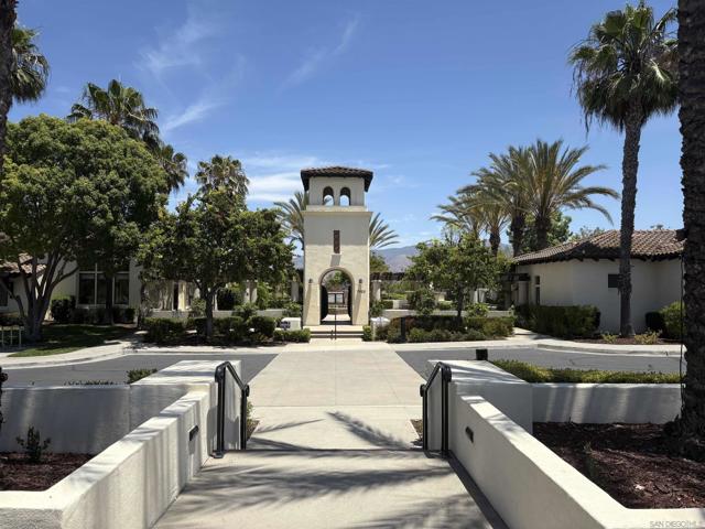 2423 Wishing Star Way, Chula Vista CA: https://media.crmls.org/mediaz/88c4af74-4571-4caa-945d-f6ce365907f0.jpg
