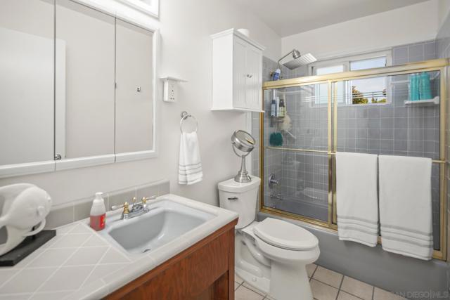 850 Coronado Ave, Coronado CA: https://media.crmls.org/mediaz/88c51364-75a8-4993-ab87-5edc95c87495.jpg