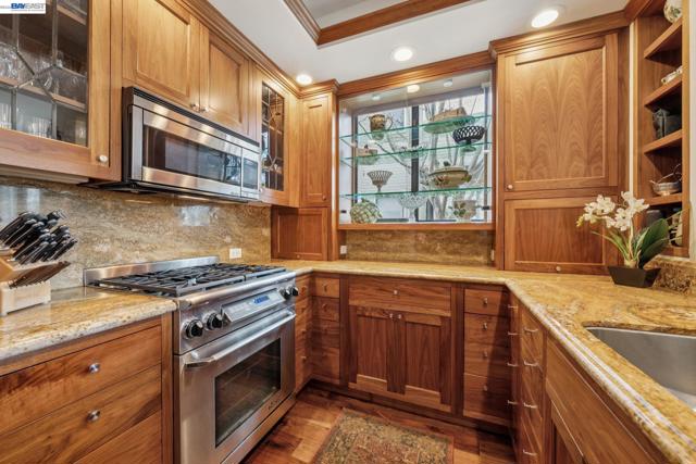 Image 12 of 44 For 9 Regulus Court