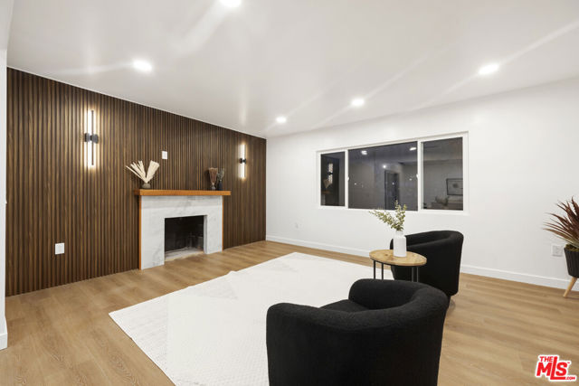 Image 34 of 70 For 19203 Galway Avenue