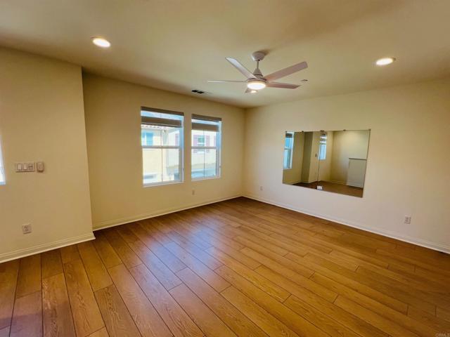 Detail Gallery Image 24 of 59 For 530 Longmeadow St, Vista,  CA 92081 - 3 Beds | 2/1 Baths
