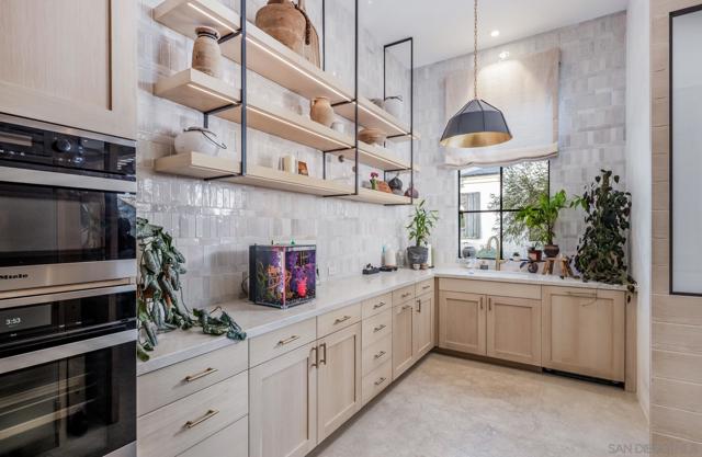 14783 Roxbury Terr., Rancho Santa Fe CA: https://media.crmls.org/mediaz/88c6150d-b1e0-4861-923d-7c5557fc7269.jpg