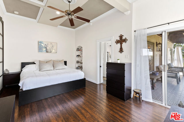 1923 Sunset Plaza Drive, Los Angeles CA: https://media.crmls.org/mediaz/88c6be8b-89f1-4ebd-bad1-8198f06cc4c1.jpg