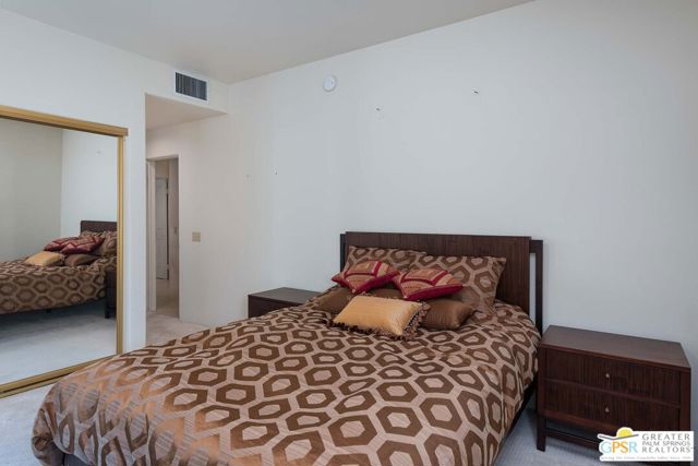 40840 Centennial Circle, Palm Desert CA: https://media.crmls.org/mediaz/88c77a99-26bd-4a93-8da1-2611411fb8a7.jpg