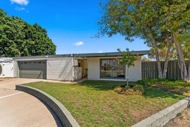 3631 Wagner Pl, San Diego CA: https://media.crmls.org/mediaz/88c83704-42a9-4535-97c3-df5333286020.jpg