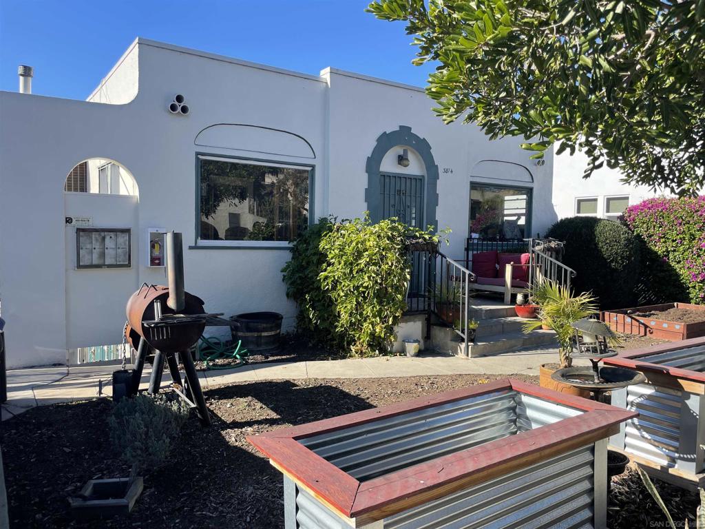 3808 Villa Ter
