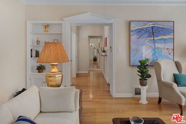 920 S Serrano Avenue, Los Angeles CA: https://media.crmls.org/mediaz/88c97c6c-8ef4-48f6-9ad0-e58045e68cee.jpg