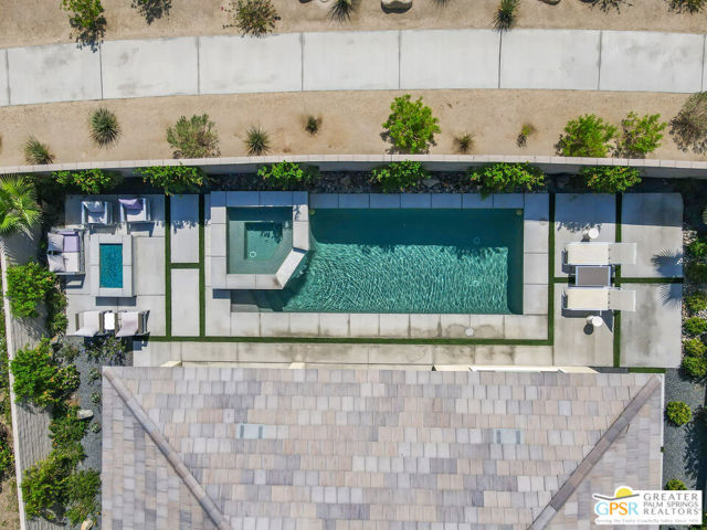 76 Claret, Rancho Mirage CA: https://media.crmls.org/mediaz/88c9a26c-50d1-48db-886a-1a09f9df7bc1.jpg