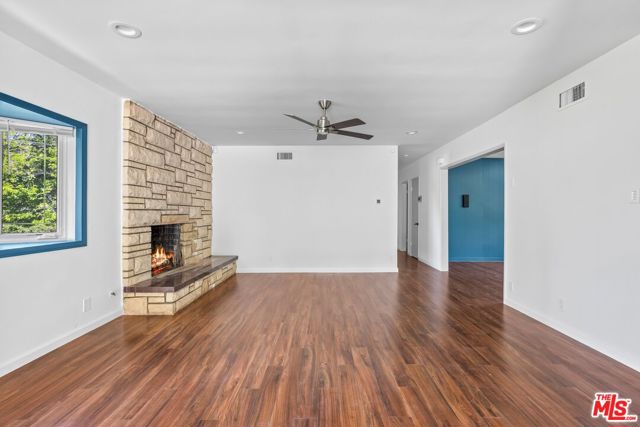 4509 Canoga Drive, Woodland Hills CA: https://media.crmls.org/mediaz/88ca166b-3a69-444b-9283-ea0b66cae811.jpg