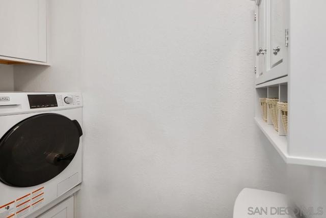 2057 Felspar St, San Diego CA: https://media.crmls.org/mediaz/88cb1dfe-9543-4c38-9edf-62d453002d68.jpg