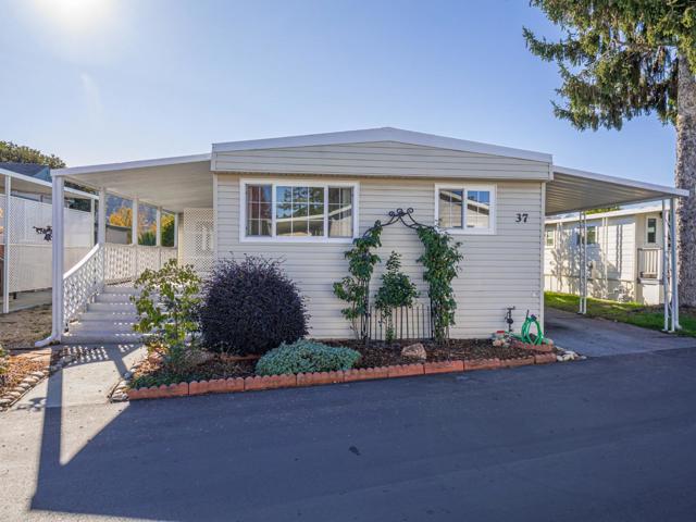 225 Mt Hermon Road, Scotts Valley CA: https://media.crmls.org/mediaz/88cbfd8b-a4ee-4231-a103-04ceebbc64c9.jpg