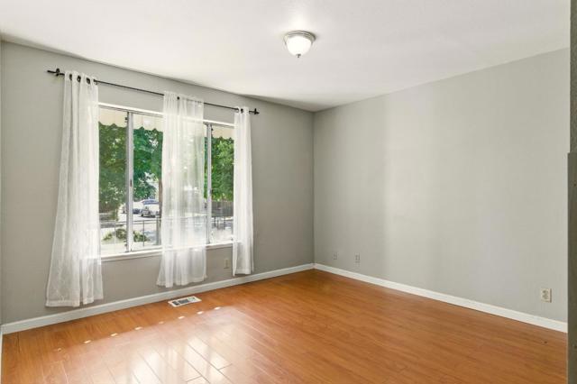 295 S 19th Street, San Jose CA: https://media.crmls.org/mediaz/88cc71f7-cb11-44d2-bfbd-0c60b1713d4f.jpg