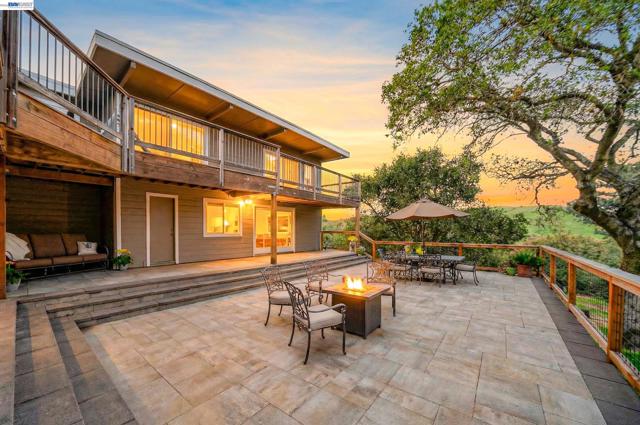 10700 Foothill Rd, Sunol CA: https://media.crmls.org/mediaz/88cc8399-5a86-49eb-89bc-26f03520623b.jpg