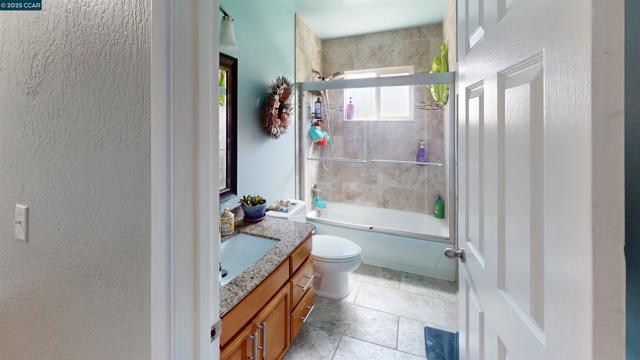 1400 Wildcat Way, Oakley CA: https://media.crmls.org/mediaz/88cd3a89-a738-429e-a857-0c4eecbae705.jpg