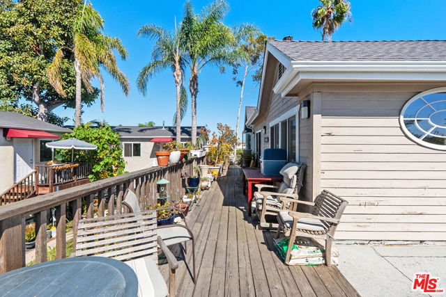 1525 Marcelina Avenue photo 8
