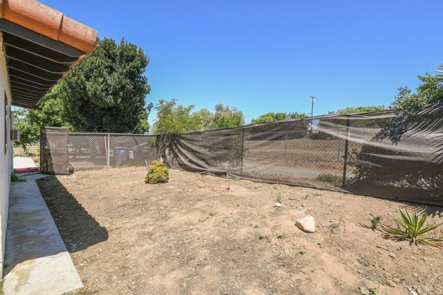 1736 Bellington Lane, Fallbrook CA: https://media.crmls.org/mediaz/88ce4d1c-43b2-40b3-a4dd-8bc76670d4ed.jpg