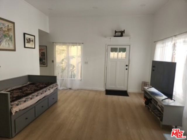 1028 N Hayworth Avenue, West Hollywood CA: https://media.crmls.org/mediaz/88cf27aa-e469-4bbb-a9b2-84eb6f8e4a3c.jpg