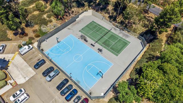 6131 Rancho Mission Rd, San Diego CA: https://media.crmls.org/mediaz/88cf9a7c-3a3f-4f8f-8c20-a890b971f13e.jpg
