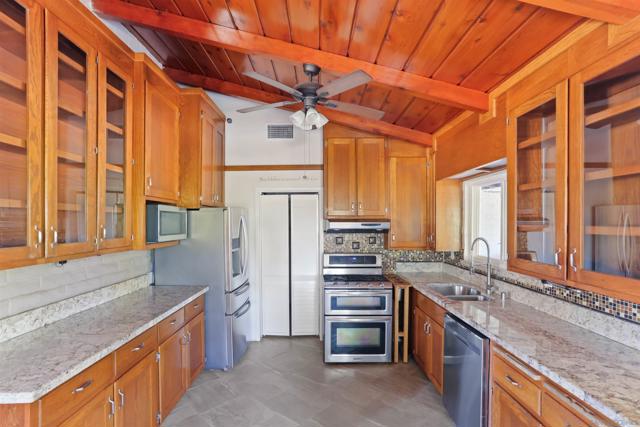 757 Anns Way, Vista CA: https://media.crmls.org/mediaz/88cf9b81-6872-44fb-bda2-23a764211c0a.jpg