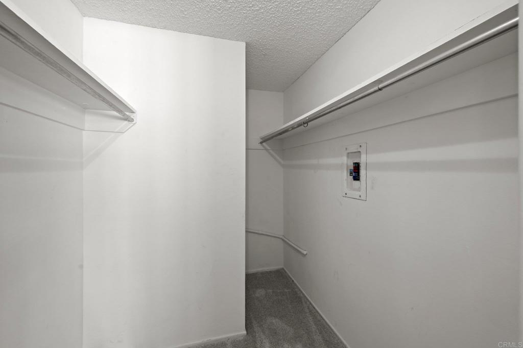 https://media.crmls.org/mediaz/88d04ad8-3f88-4174-9079-987ef888fa6a.jpg?preset=X-Large