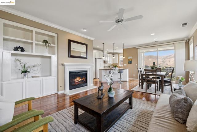 6686 Chalk Hill Ln, Vallejo CA: https://media.crmls.org/mediaz/88d0b13f-1444-4589-a845-4cfbb47fe785.jpg