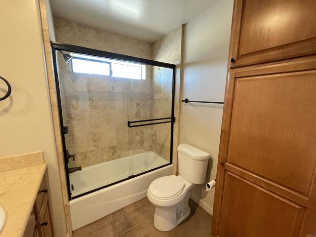 12478 Hillpoint Court, Valley Center CA: https://media.crmls.org/mediaz/88d0d16c-f339-4f76-a580-b3f537da4c5e.jpg