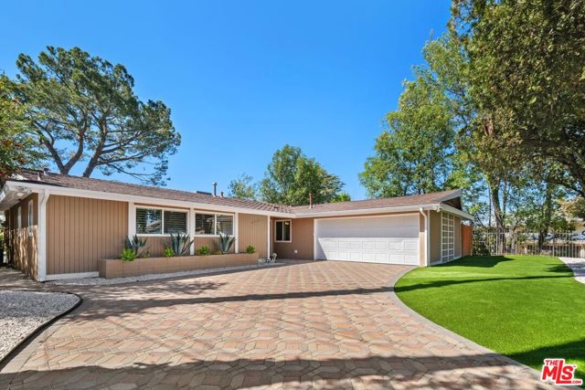 20553 Califa Street, Woodland Hills CA: https://media.crmls.org/mediaz/88d1c574-648a-4544-908a-c6c90ced358a.jpg