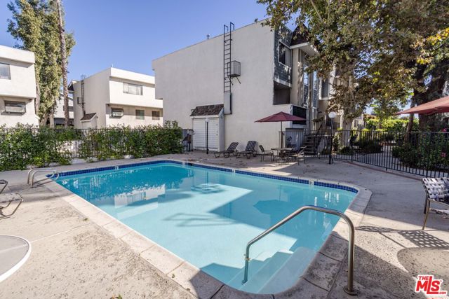 9140 Burnet Avenue, North Hills CA: https://media.crmls.org/mediaz/88d1d3e8-83bc-4d9f-a448-8ebddb3acadc.jpg