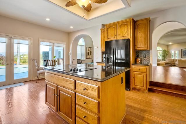 Image 15 of 47 For 4949 San Jacinto Circle West