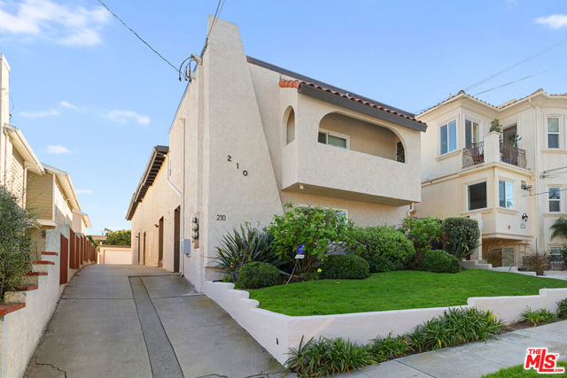 210 Lucia Avenue, Redondo Beach, California 90277, ,Residential Income,For Sale,Lucia,25560479