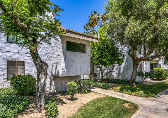 5225 E Waverly Drive, Palm Springs CA: https://media.crmls.org/mediaz/88d45b78-23e0-4c16-8f40-9dceb76b468a.jpg
