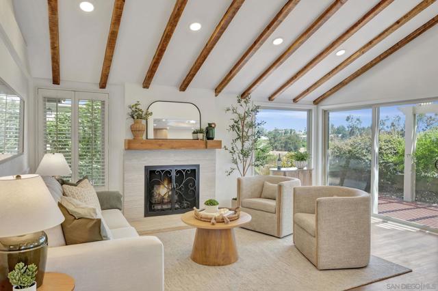 12880 Circulo Dardo, San Diego CA: https://media.crmls.org/mediaz/88d4ef90-4ba7-4b86-bdbf-9bd9b3e9db9c.jpg