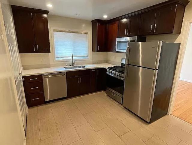 717 Ehrhorn Avenue, Mountain View CA: https://media.crmls.org/mediaz/88d4f5ca-af1b-43bb-928e-b043b3d27dfa.jpg
