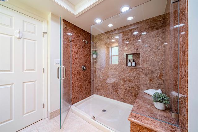 216 Salamanca Ct, San Ramon CA: https://media.crmls.org/mediaz/88d513d6-21cf-4715-a09b-ae657e161b79.jpg